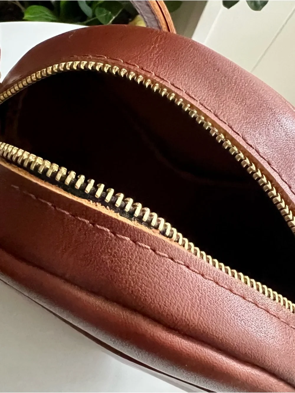 Portland Leather Goods Circle Crossbody + Mini Daisy Wallet (Almost Perfect) - Picture 13 of 13